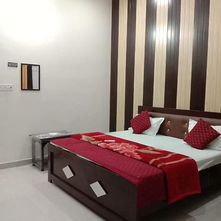 Ramam Hotel By Naavagat 700Mtr From Shri Ram Janambhumi Ayodhya Dış mekan fotoğraf