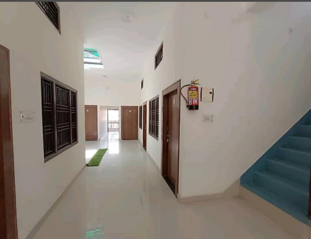 Ramam Hotel By Naavagat 700Mtr From Shri Ram Janambhumi Ayodhya Dış mekan fotoğraf