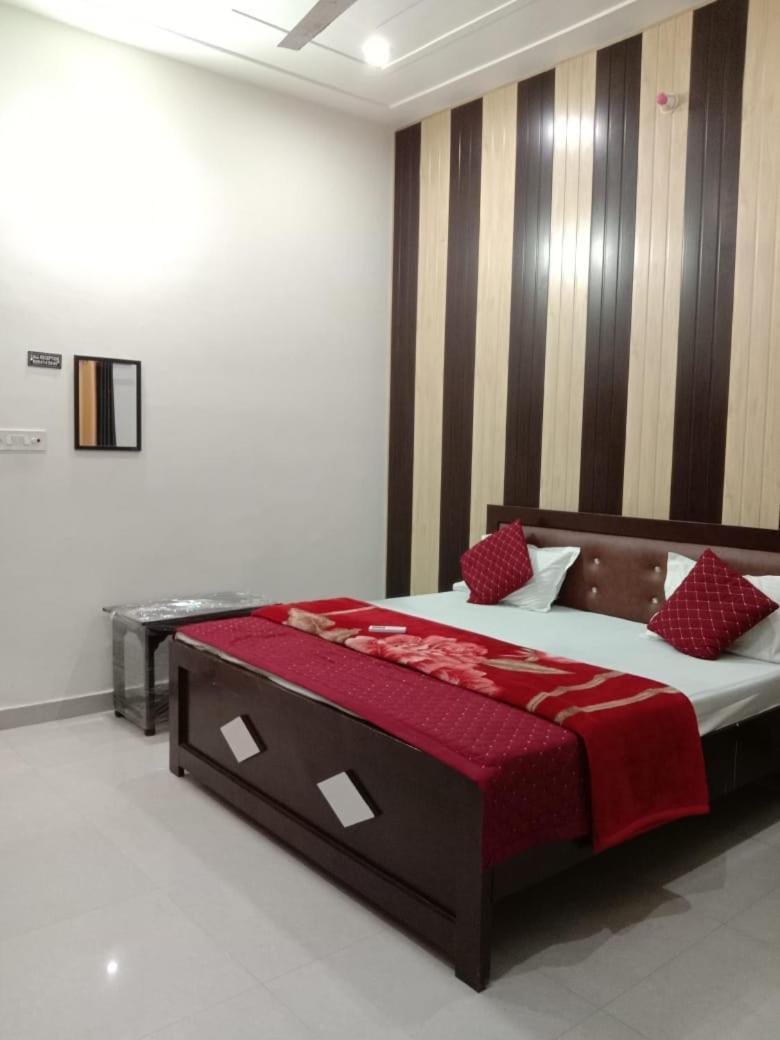 Ramam Hotel By Naavagat 700Mtr From Shri Ram Janambhumi Ayodhya Dış mekan fotoğraf
